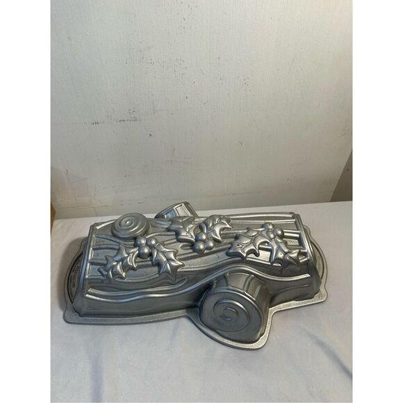 Nordic Ware Yule log pan mold 9 cups. - Picture 2 of 7